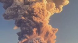 Gunung Dukono Kembali Erupsi, Kota Tobelo Diselimuti Abu Vulkanik