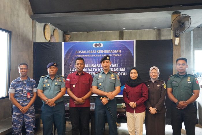 Imigrasi Tobelo dalam giat sosialisasi di Morotai. Foto: Istimewa