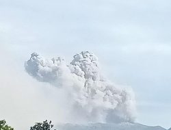 Gunung Dukono Berstatus Waspada, Abu Vulkanik Mengarah ke Kota Tobelo