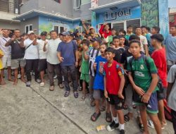 Tertahan di Ibu Kota, Puluhan Anak Akademi Sepak Bola Kie Raha Dapat Uluran Tangan Haji Robert