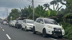 Warga Keluhkan Kendaraan Tanpa Plat Terus Mengantri BBM Subsidi di SPBU Wari