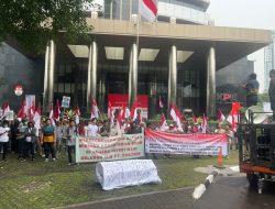Aksi Desak KPK dan Kementerian ESDM Periksa IUP PT Position