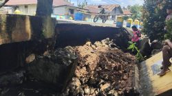 Pantauan: Jembatan Desa Tiley Kusu di Morotai Rusak Parah Akibat Hujan Deras