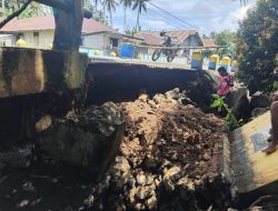 Pantauan: Jembatan Desa Tiley Kusu di Morotai Rusak Parah Akibat Hujan Deras