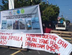 Kecewa pada Pemprov Malut, Warga Jambula Ternate Palang Jalan Utama
