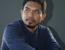 Collapse, 11 Parhesia, dan Warisan Kolonial
