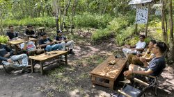 Gelar Kemah Bertutur di Pulo Tareba, Cermat Ajak Warga Belajar Literasi Media dan Satwa