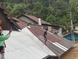 Breaking News: Halbar Banjir, Warga Naik ke Atap