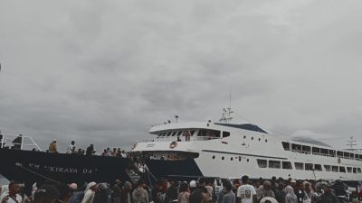 Penumpang Arus Balik Nataru Padati Pelabuhan Ahmad Yani Ternate
