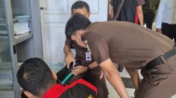 Usut Dugaan Korupsi Anggaran Fiktif, Kejari Halmahera Timur Geledah Kantor Camat Kota Maba