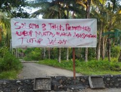 Warga Desa Silang Blokir Jalan, Tuntut Pemprov Malut Ganti Rugi Lahan