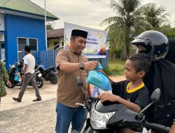 Berkah Ramadan, Bank Maluku-Malut di Taliabu Berbagi Takjil untuk Warga