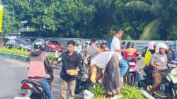 PILAS Institute Berbagi Takjil di Ternate, Pererat Kebersamaan di Bulan Ramadan