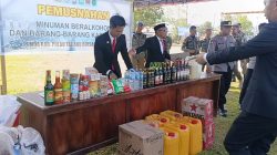 6.008 Botol Miras Dimusnahkan pada HUT ke-13 Kabupaten Pulau Taliabu