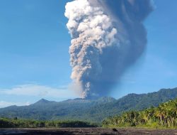Jalur Pendakian Gunung Dukono Ditutup Permanen Imbas Erupsi