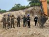 Tentara Tertibkan Lokasi Galian C Ilegal di Morotai