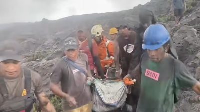 Dua WNA Singapura Korban Erupsi Dukono Ditemukan, Evakuasi Masih Berlangsung