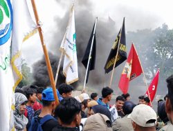 Gabungan Mahasiswa di Maluku Utara Desak Pemerintah Turunkan Harga BBM