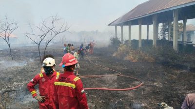 Kebakaran Melanda Perkebunan di Kao Teluk, ERT NHM Turun Tangan