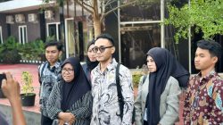 Istri Seorang Korban Penganiayaan Datangi Polres Ternate Tuntut Keadilan 