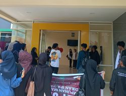 Mahasiswa UNUTARA Aksi, Soroti Mandeknya Perkuliahan hingga Hak Dosen